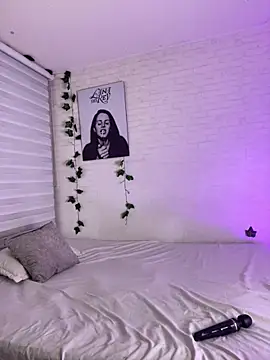 Snapshot of Niky_Love chatting on 11.23.25 Niky Love online show from 11.23.25