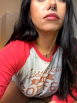 Snapshot of Samispank chatting on 11.18.25 Samispank online show from 11.18.25