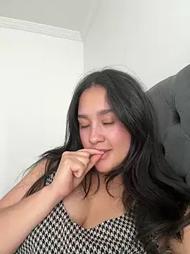 Snapshot of Nina_lovi chatting on 12.08.24 Nina lovi online show from 12.08.24