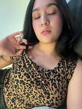 Snapshot of Nina_lovi chatting on 12.22.24 Nina lovi online show from 12.22.24