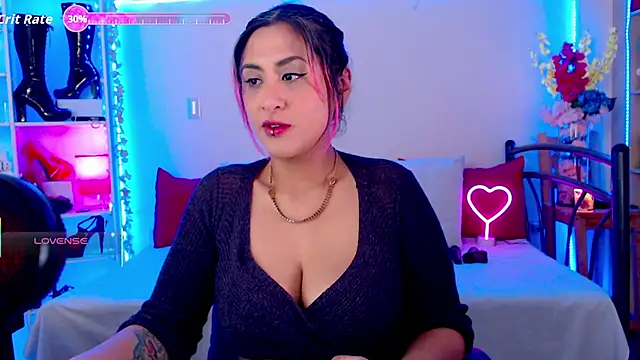 Snapshot of Annie_p chatting on 05.08.26 Annie p online show from 05.08.26