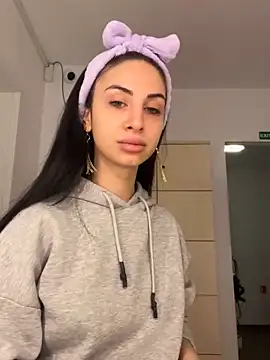 Snapshot of MeganHopeX chatting on 12.24.24 MeganHopeX online show from 12.24.24