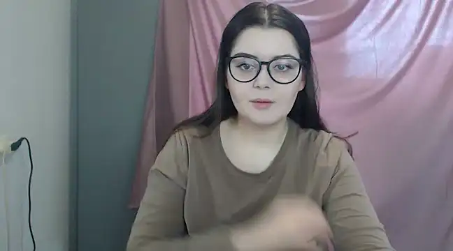 ohhhMie online show from 02.15.25