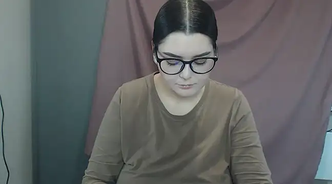 ohhhMie online show from 02.15.25