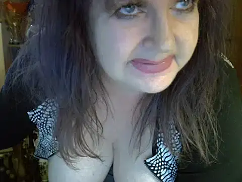 Snapshot of ElenaZed chatting on 02.15.25 ElenaZed online show from 02.15.25