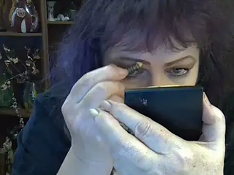 Snapshot of ElenaZed chatting on 02.20.25 ElenaZed online show from 02.20.25