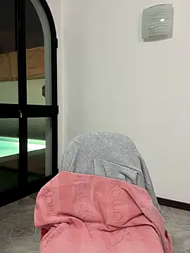 nicole 98 online show from 10.28.25