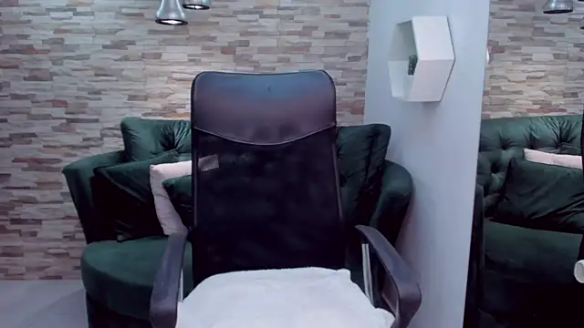 Snapshot of Sharon_tits chatting on 11.20.25 Sharon tits online show from 11.20.25