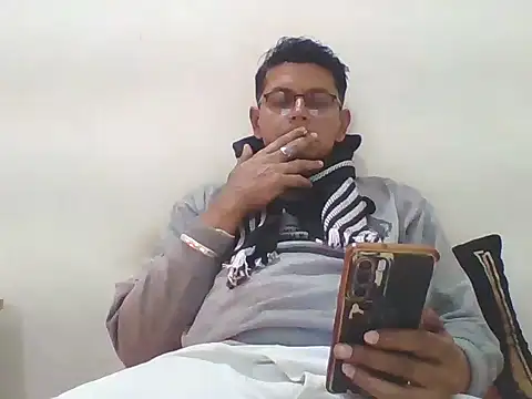 Snapshot of Kumarjay330 chatting on 12.17.25 Kumarjay330 online show from 12.17.25