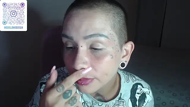 Snapshot of moon_cat85 chatting on 02.09.25 moon cat85 online show from 02.09.25