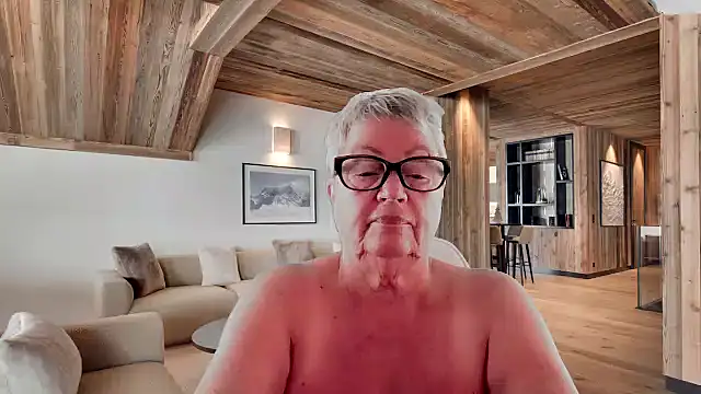 GrannyChrissy68 online show from 02.17.26