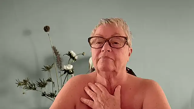 Snapshot of GrannyChrissy68 chatting on 03.19.26 GrannyChrissy68 online show from 03.19.26