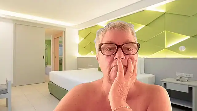 Snapshot of GrannyChrissy68 chatting on 03.27.26 GrannyChrissy68 online show from 03.27.26