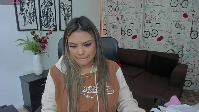 Snapshot of sweetfabianaxl chatting on 02.21.25 sweetfabianaxl online show from 02.21.25