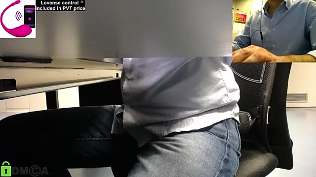 Snapshot of pliko chatting on 02.03.25 pliko online show from 02.03.25