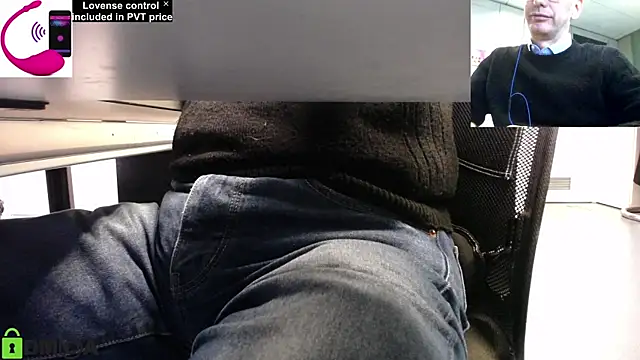 Snapshot of pliko chatting on 02.27.25 pliko online show from 02.27.25