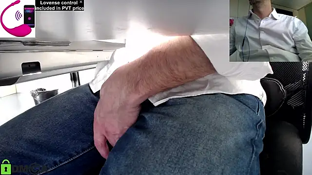 Snapshot of pliko chatting on 03.03.25 pliko online show from 03.03.25