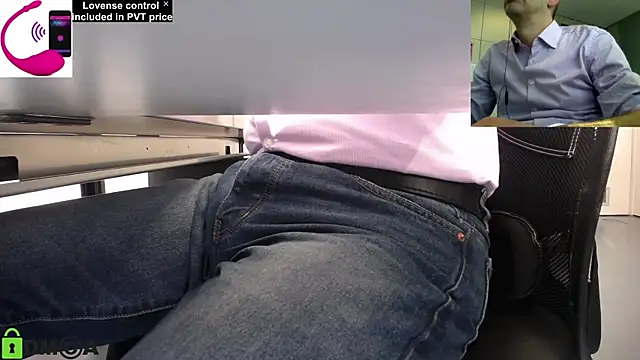 Snapshot of pliko chatting on 03.06.25 pliko online show from 03.06.25