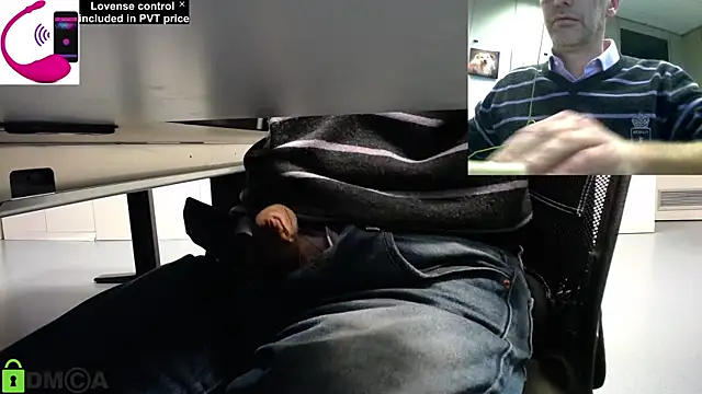 Snapshot of pliko chatting on 11.18.25 pliko online show from 11.18.25