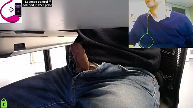 Snapshot of pliko chatting on 01.13.26 pliko online show from 01.13.26