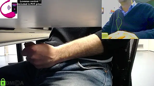 Snapshot of pliko chatting on 02.04.26 pliko online show from 02.04.26