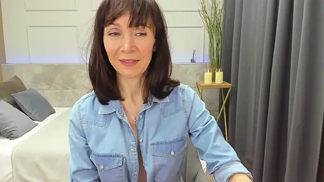 Maria Gold online show from 02.06.25