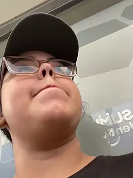 Snapshot of LillyCandy chatting on 03.17.25 LillyCandy online show from 03.17.25