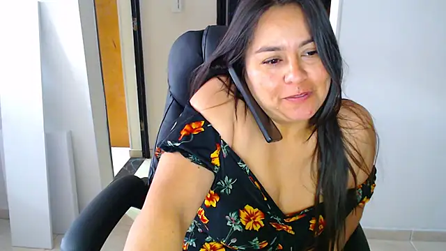 Ixchel Anaid online show from 09.27.25