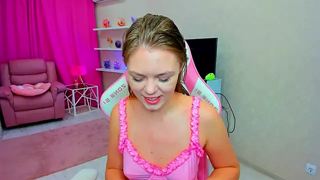 Strawberrye online show from 04.20.26