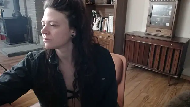 MarcyJones online show from 01.12.25