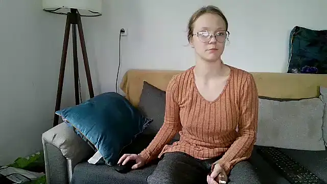 little-leni online show from 12.15.25