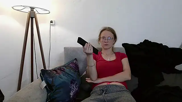 little-leni online show from 04.24.26