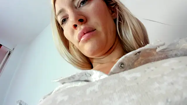 suuzykiss online show from 02.11.25