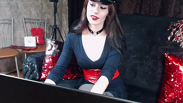 Snapshot of VictoryVega chatting on 09.29.25 VictoryVega online show from 09.29.25