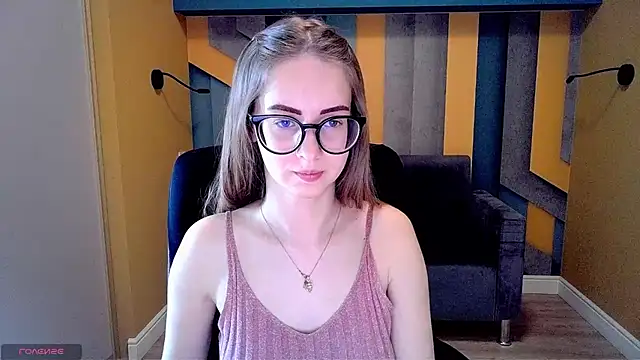 AliceAdams online show from 03.08.25