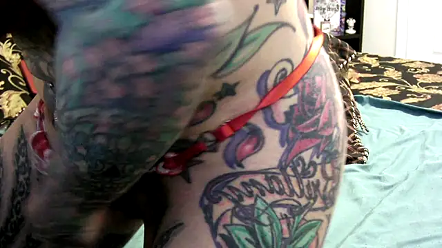 Snapshot of pamelagunns chatting on 02.19.26 pamelagunns online show from 02.19.26