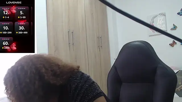 BustyMilf  online show from 02.23.25