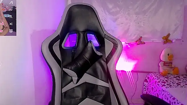 ninatiny online show from 09.13.25