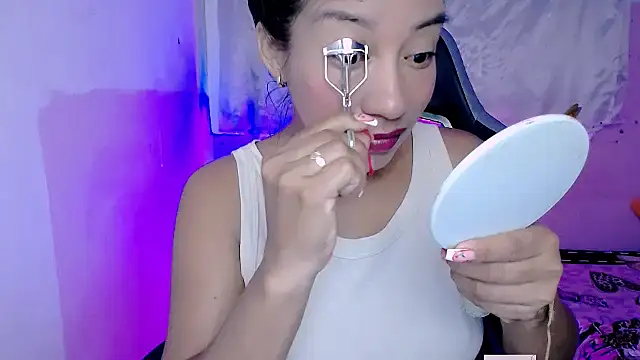 ninatiny online show from 10.27.25