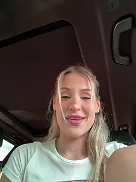 Snapshot of jasminesummer chatting on 01.22.25 jasminesummer online show from 01.22.25