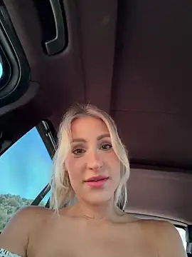 Snapshot of jasminesummer chatting on 03.06.25 jasminesummer online show from 03.06.25