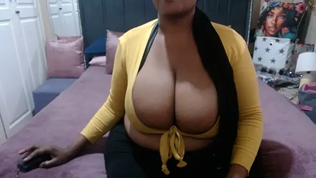 BUSTYDEE online show from 10.21.25