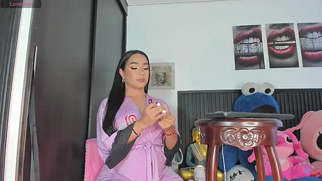 Snapshot of KATALINA_HOT_TS chatting on 04.19.26 KATALINA HOT TS online show from 04.19.26