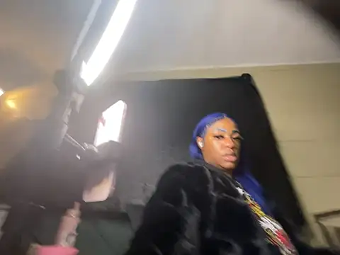 Snapshot of AlexaTheSlut chatting on 12.18.25 AlexaTheSlut online show from 12.18.25