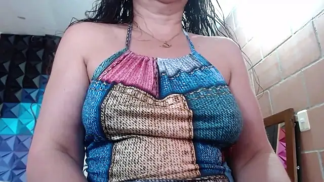 Snapshot of katifoxx chatting on 02.24.25 katifoxx online show from 02.24.25