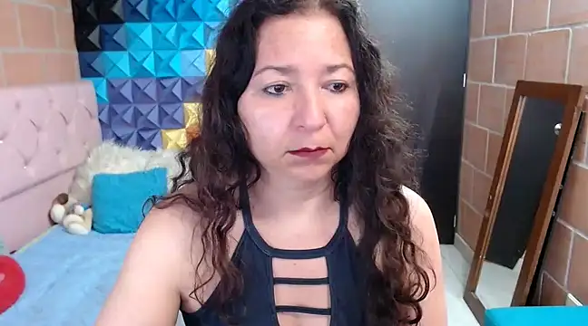 Snapshot of katifoxx chatting on 03.17.25 katifoxx online show from 03.17.25