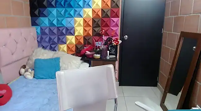 Snapshot of katifoxx chatting on 03.19.25 katifoxx online show from 03.19.25