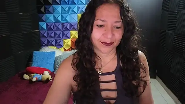 Snapshot of katifoxx chatting on 09.16.25 katifoxx online show from 09.16.25