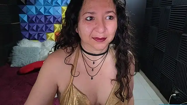 Snapshot of katifoxx chatting on 10.19.25 katifoxx online show from 10.19.25