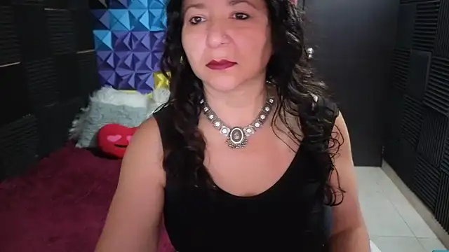 Snapshot of katifoxx chatting on 10.23.25 katifoxx online show from 10.23.25